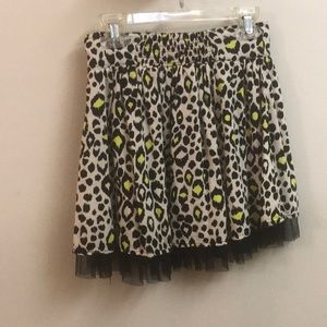 Skirt no rips no stains in good quality